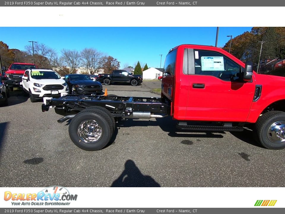 2019 Ford F350 Super Duty XL Regular Cab 4x4 Chassis Race Red / Earth Gray Photo #26