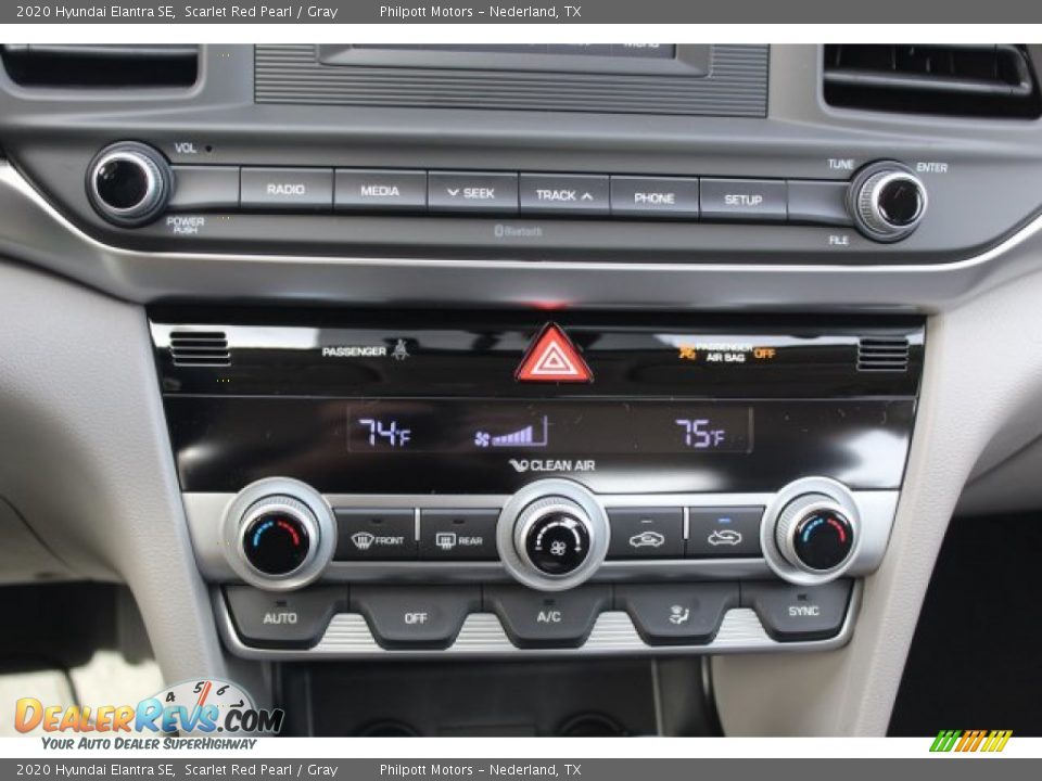 2020 Hyundai Elantra SE Scarlet Red Pearl / Gray Photo #16