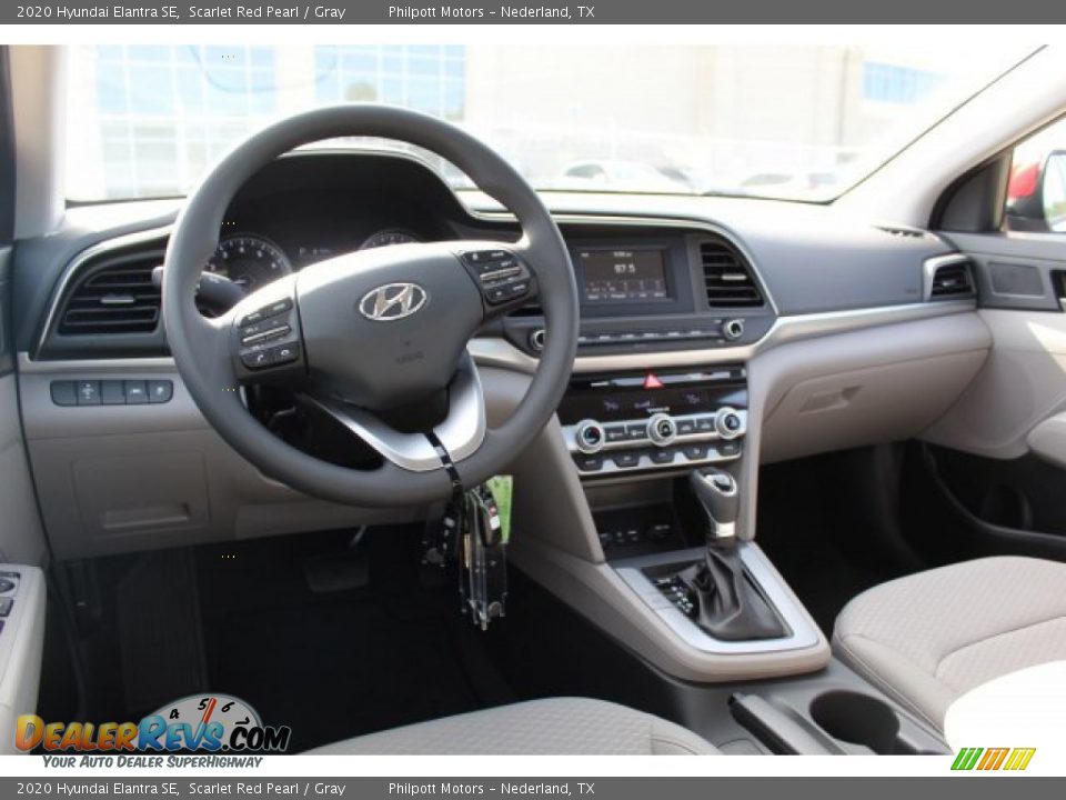 2020 Hyundai Elantra SE Scarlet Red Pearl / Gray Photo #20