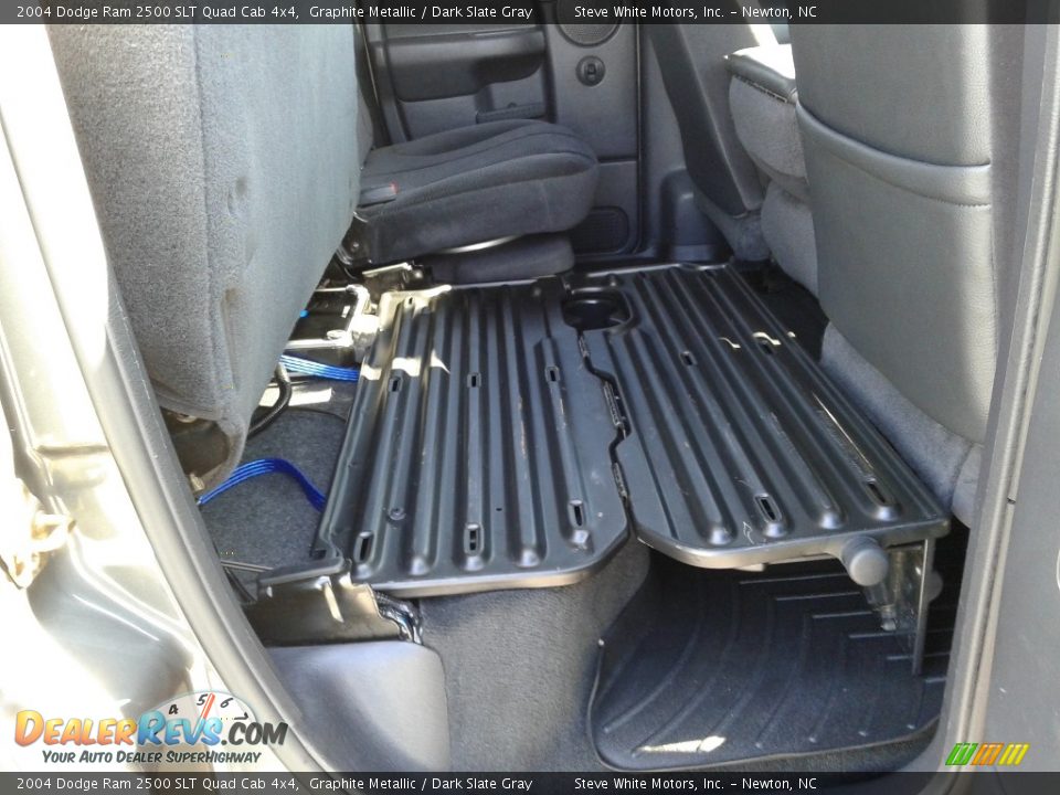 2004 Dodge Ram 2500 SLT Quad Cab 4x4 Graphite Metallic / Dark Slate Gray Photo #17