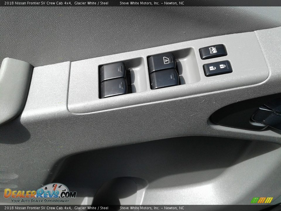 2018 Nissan Frontier SV Crew Cab 4x4 Glacier White / Steel Photo #10