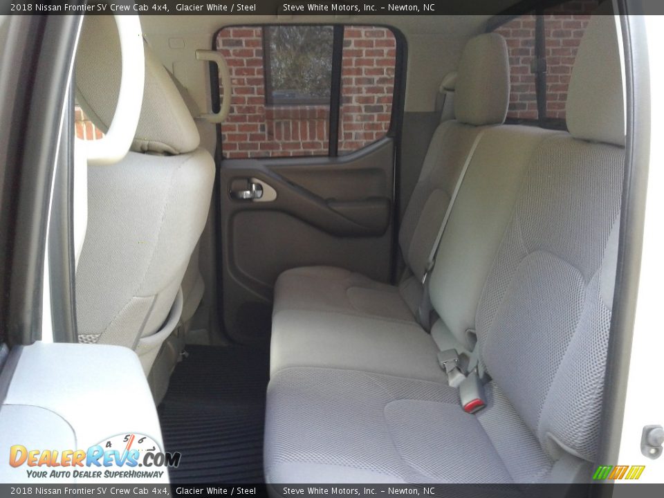 2018 Nissan Frontier SV Crew Cab 4x4 Glacier White / Steel Photo #12