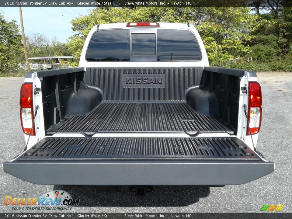 2018 Nissan Frontier SV Crew Cab 4x4 Glacier White / Steel Photo #13