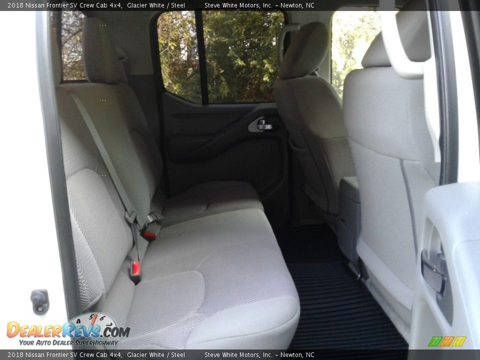 2018 Nissan Frontier SV Crew Cab 4x4 Glacier White / Steel Photo #14