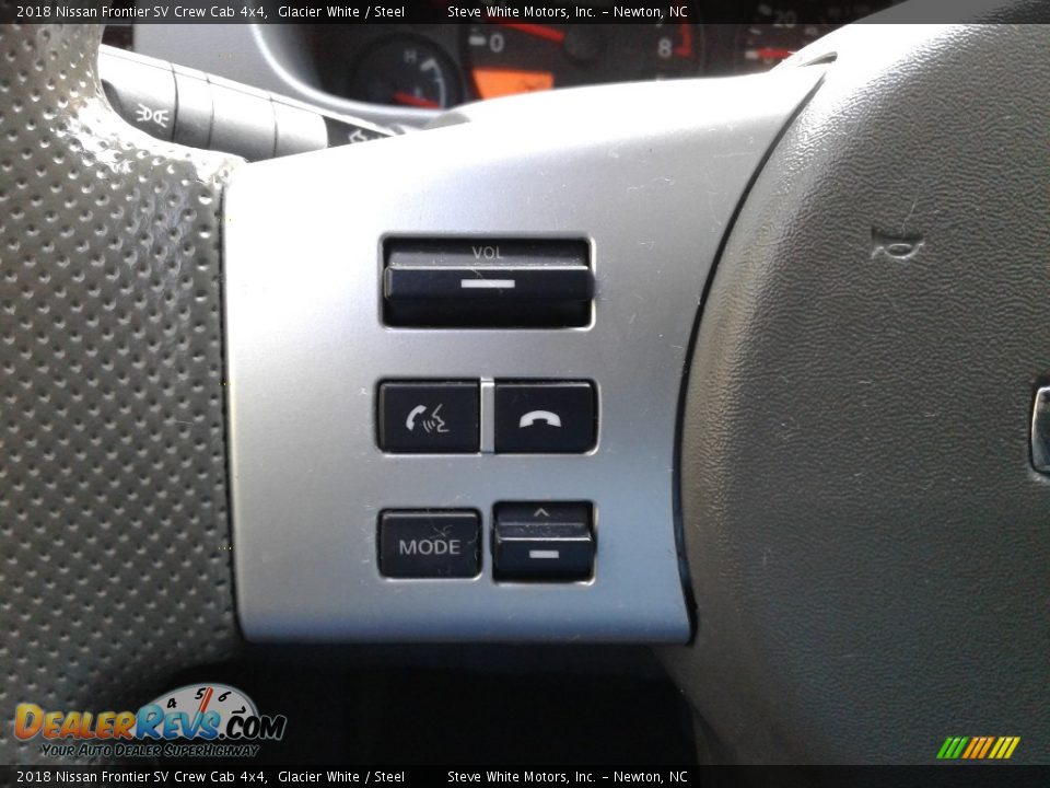 2018 Nissan Frontier SV Crew Cab 4x4 Glacier White / Steel Photo #17