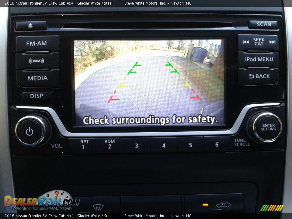 2018 Nissan Frontier SV Crew Cab 4x4 Glacier White / Steel Photo #22