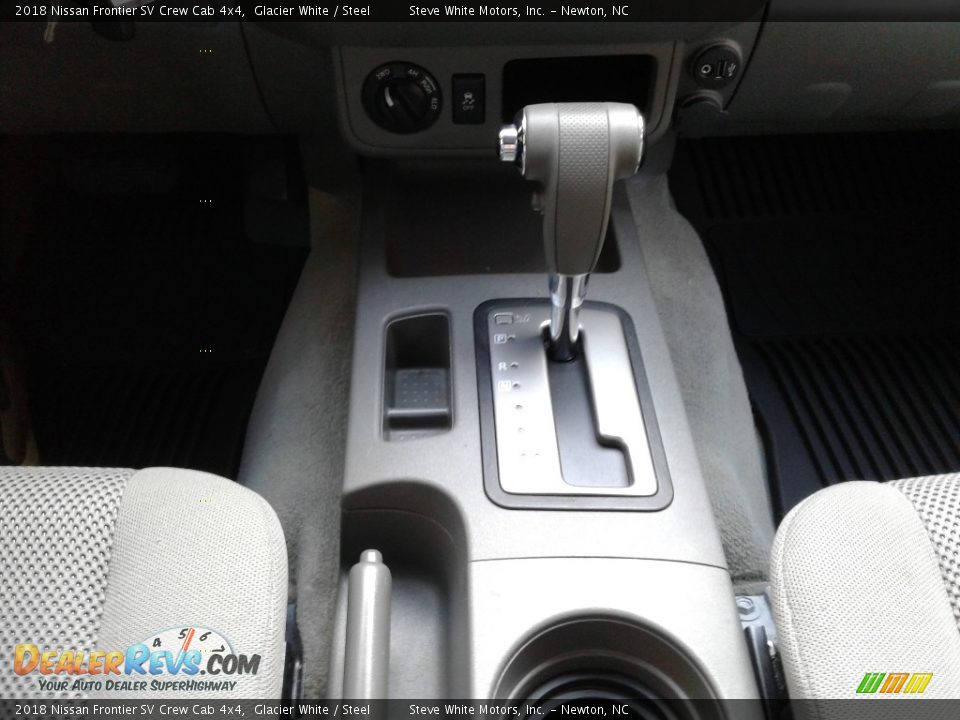 2018 Nissan Frontier SV Crew Cab 4x4 Glacier White / Steel Photo #25