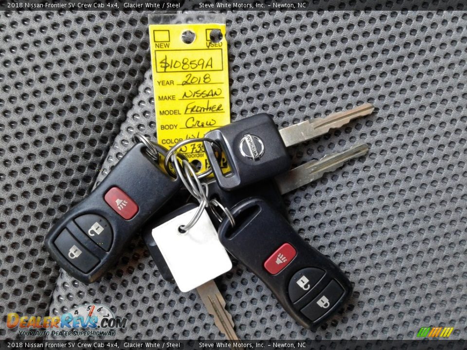 2018 Nissan Frontier SV Crew Cab 4x4 Glacier White / Steel Photo #27