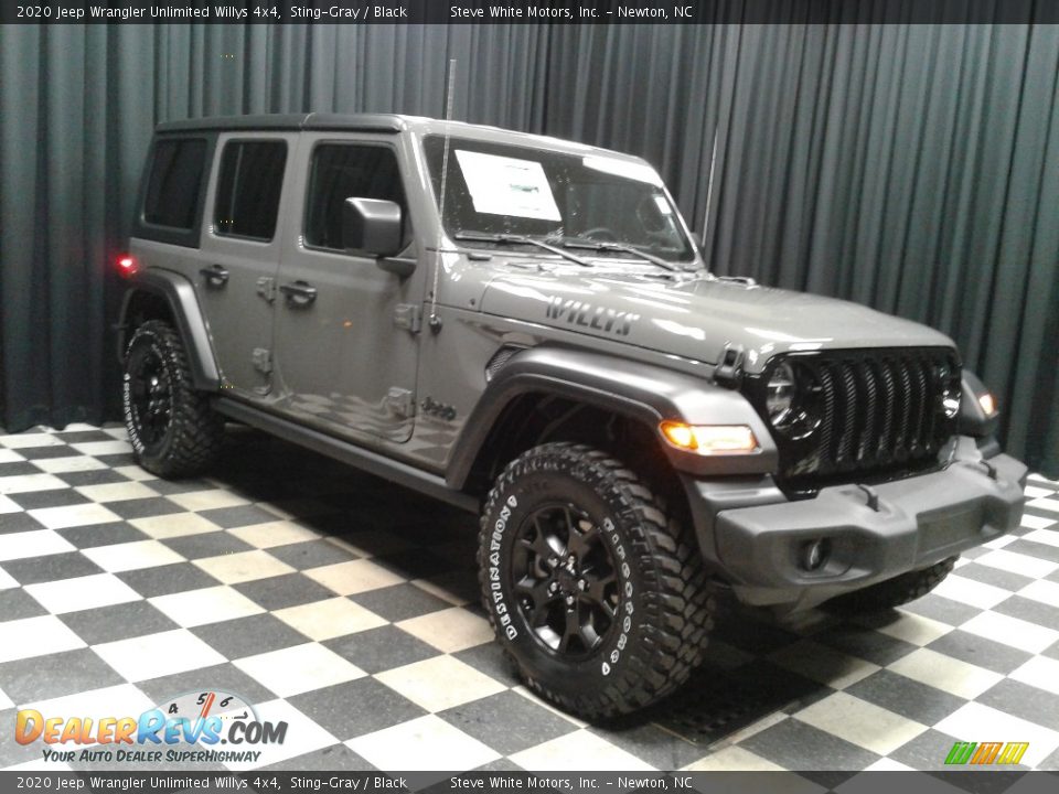 Front 3/4 View of 2020 Jeep Wrangler Unlimited Willys 4x4 Photo #4