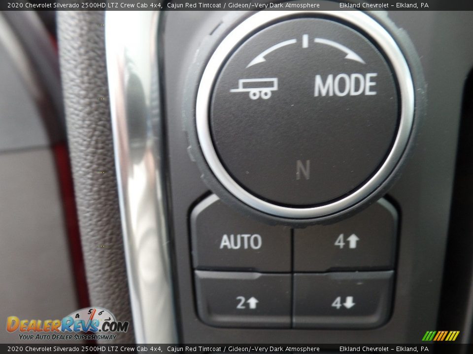Controls of 2020 Chevrolet Silverado 2500HD LTZ Crew Cab 4x4 Photo #29