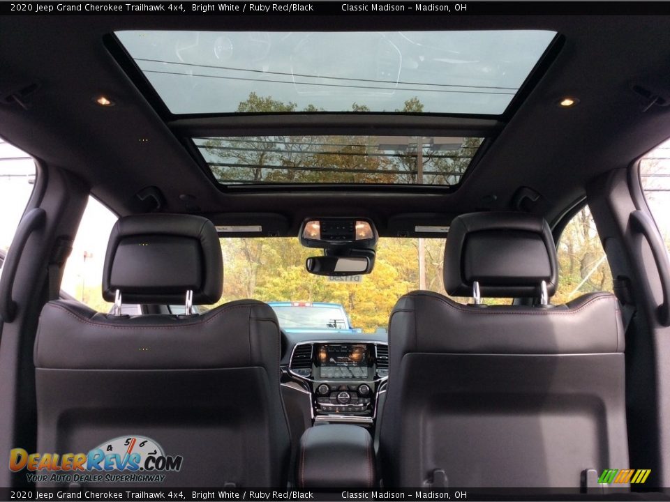 Sunroof of 2020 Jeep Grand Cherokee Trailhawk 4x4 Photo #19