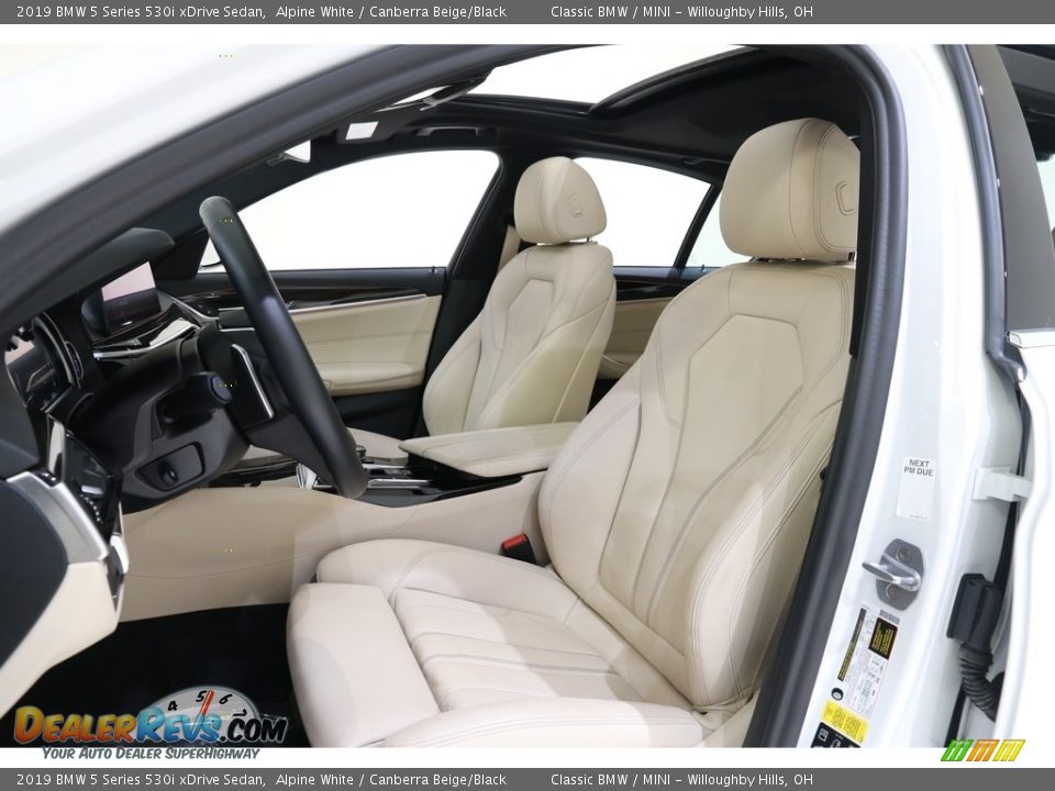 2019 BMW 5 Series 530i xDrive Sedan Alpine White / Canberra Beige/Black Photo #5