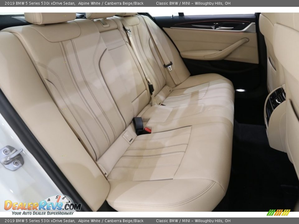 2019 BMW 5 Series 530i xDrive Sedan Alpine White / Canberra Beige/Black Photo #18