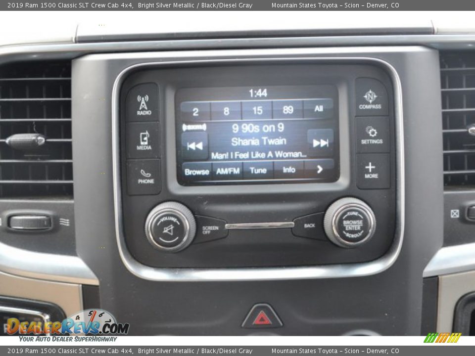 2019 Ram 1500 Classic SLT Crew Cab 4x4 Bright Silver Metallic / Black/Diesel Gray Photo #11