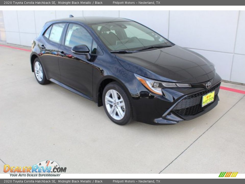 Front 3/4 View of 2020 Toyota Corolla Hatchback SE Photo #2