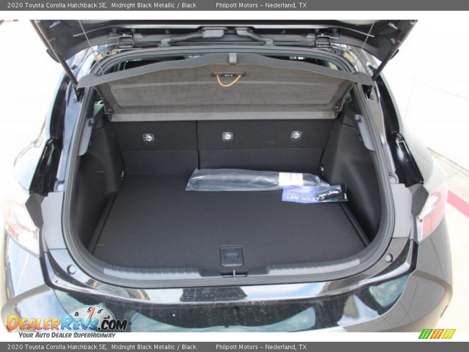2020 Toyota Corolla Hatchback SE Trunk Photo #23