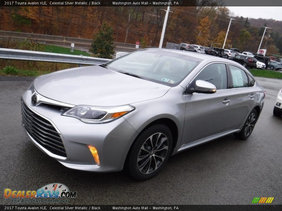 Front 3/4 View of 2017 Toyota Avalon XLE Photo #5