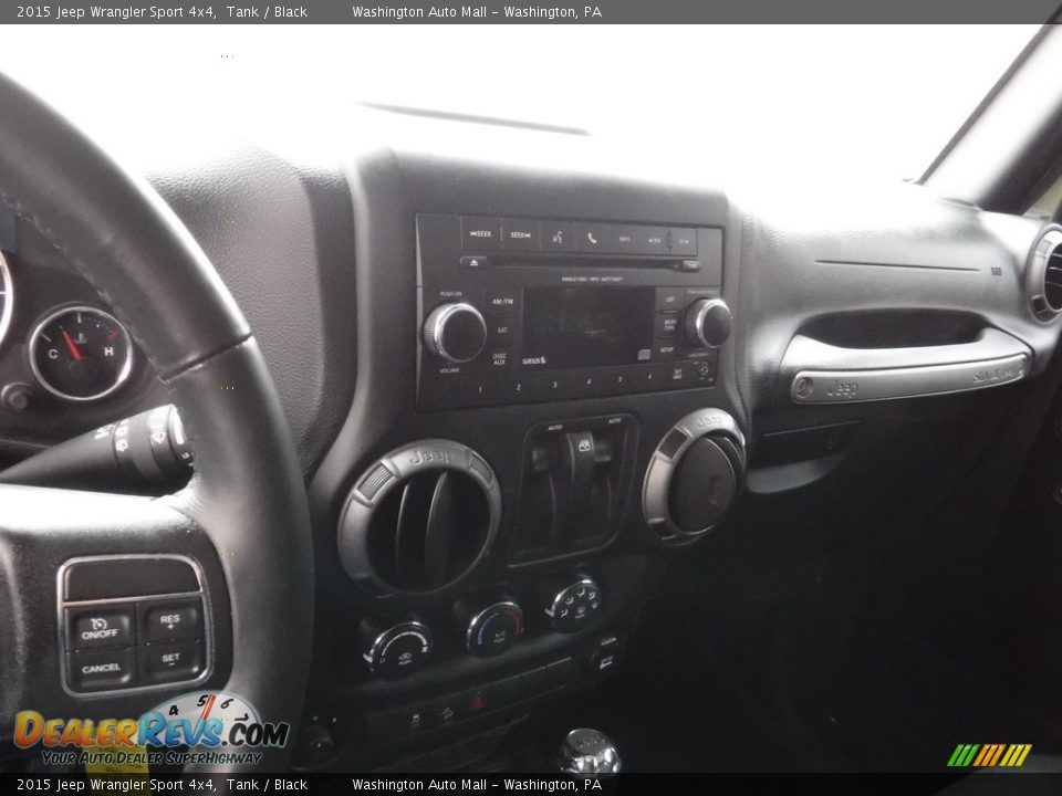 2015 Jeep Wrangler Sport 4x4 Tank / Black Photo #19