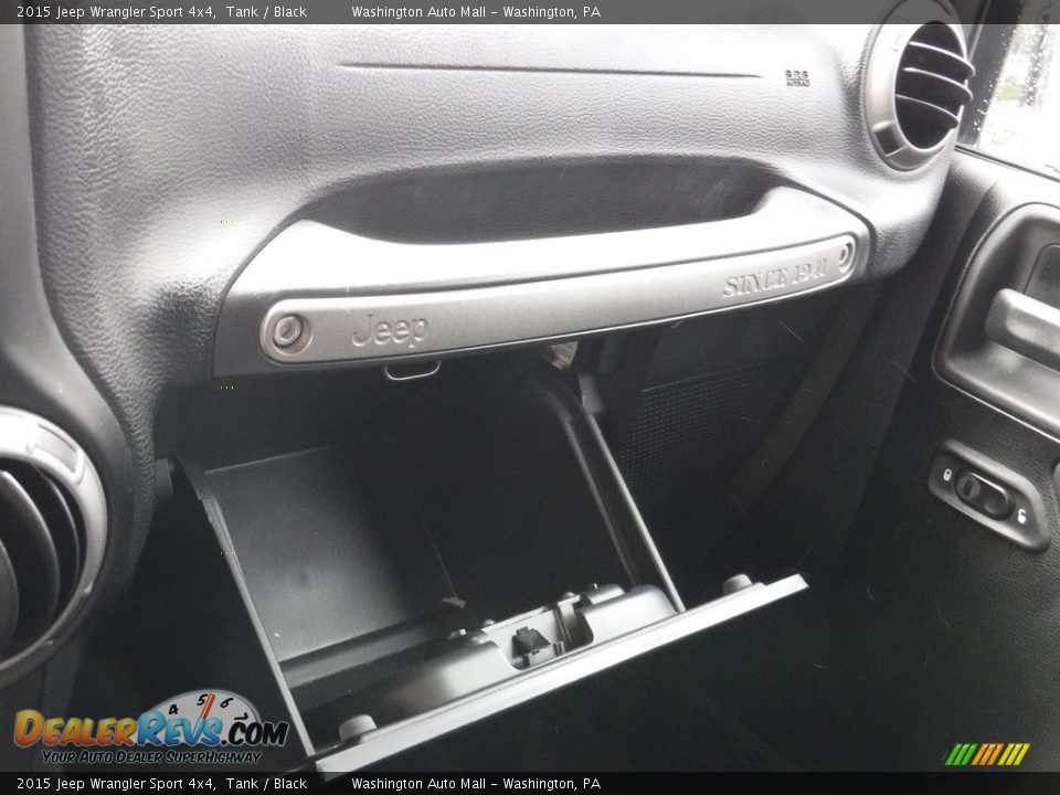 2015 Jeep Wrangler Sport 4x4 Tank / Black Photo #23