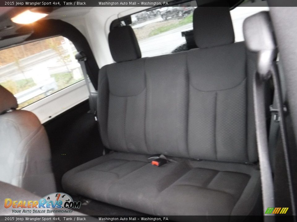 2015 Jeep Wrangler Sport 4x4 Tank / Black Photo #24