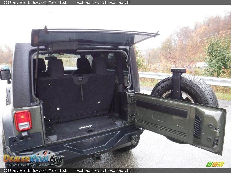 2015 Jeep Wrangler Sport 4x4 Tank / Black Photo #25
