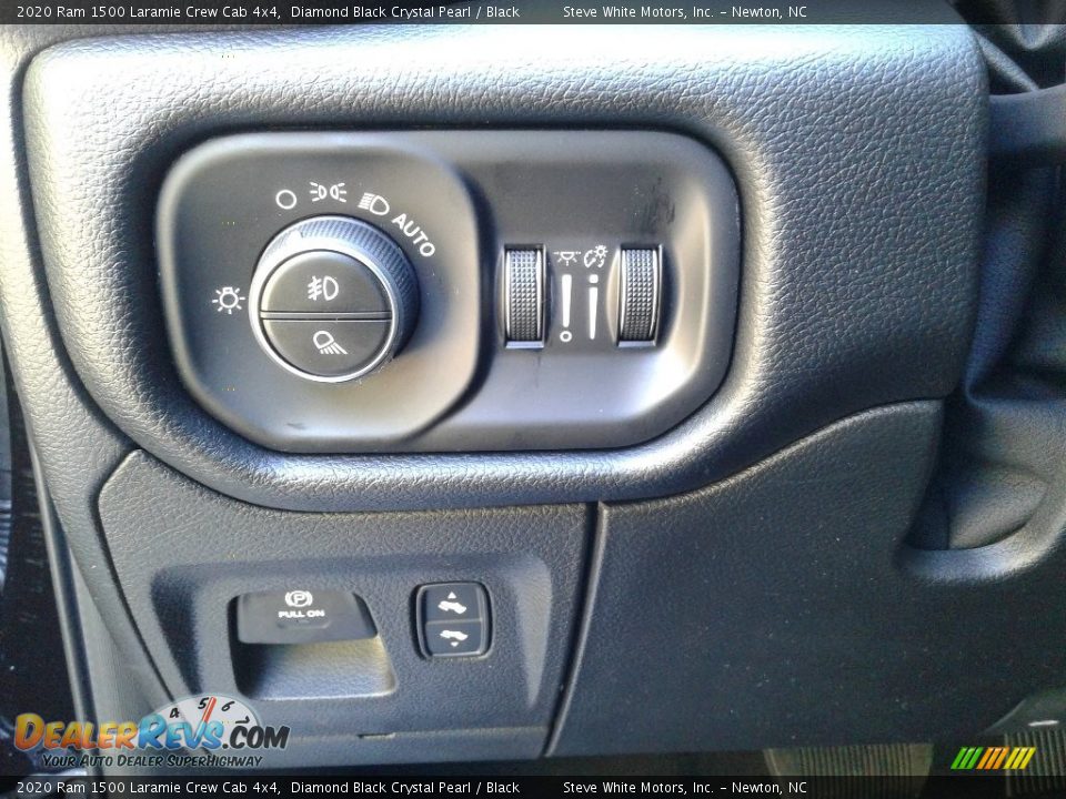 2020 Ram 1500 Laramie Crew Cab 4x4 Diamond Black Crystal Pearl / Black Photo #15