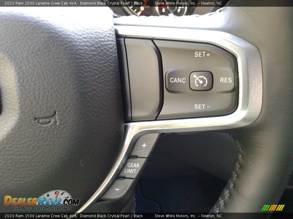 2020 Ram 1500 Laramie Crew Cab 4x4 Diamond Black Crystal Pearl / Black Photo #18