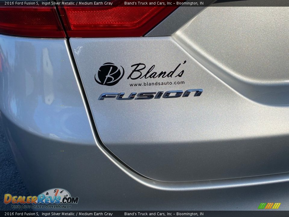2016 Ford Fusion S Ingot Silver Metallic / Medium Earth Gray Photo #9