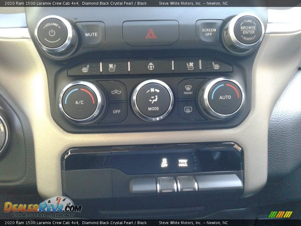 2020 Ram 1500 Laramie Crew Cab 4x4 Diamond Black Crystal Pearl / Black Photo #28