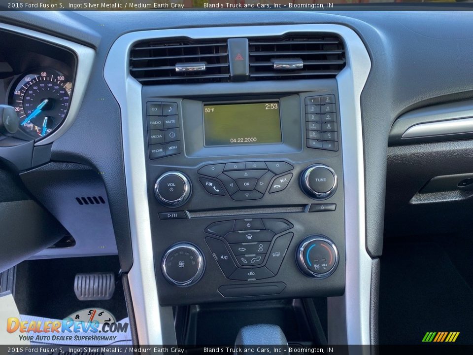 2016 Ford Fusion S Ingot Silver Metallic / Medium Earth Gray Photo #23