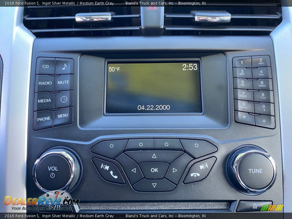2016 Ford Fusion S Ingot Silver Metallic / Medium Earth Gray Photo #25