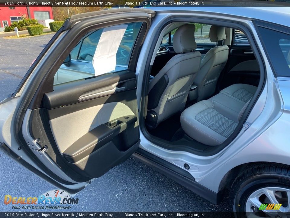 2016 Ford Fusion S Ingot Silver Metallic / Medium Earth Gray Photo #29