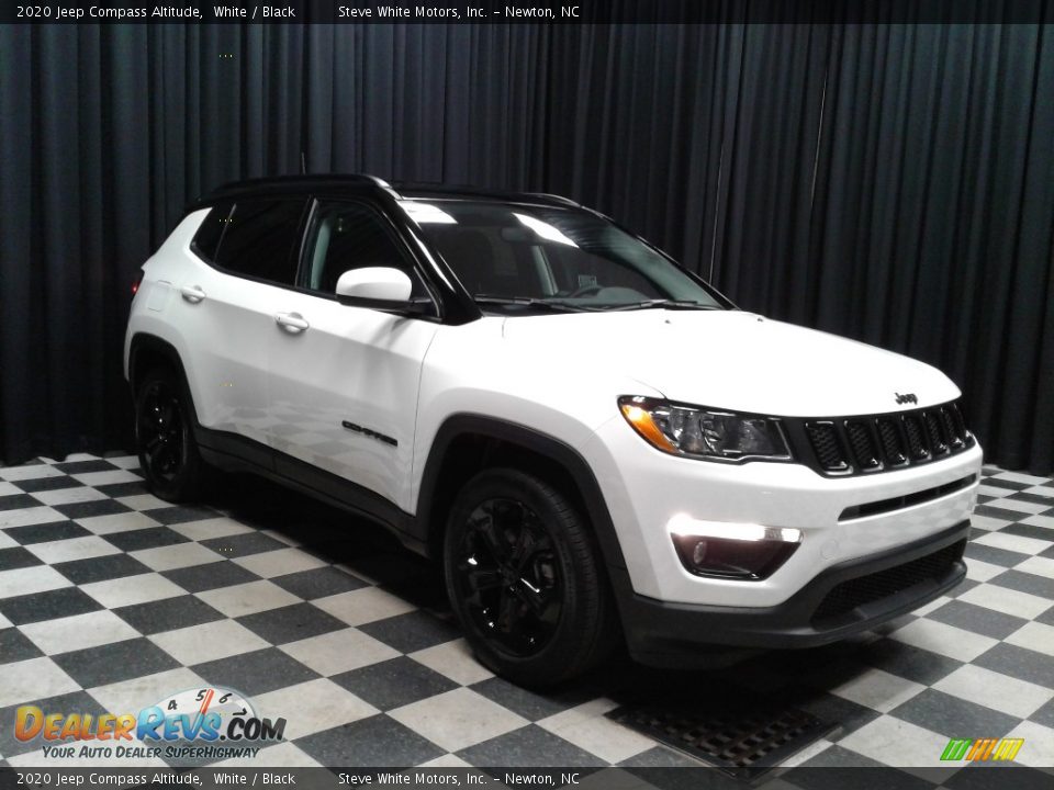 2020 Jeep Compass Altitude White / Black Photo #4