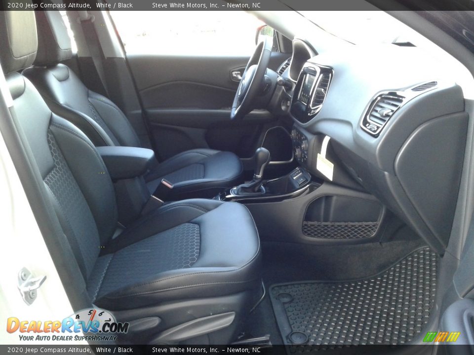 2020 Jeep Compass Altitude White / Black Photo #14