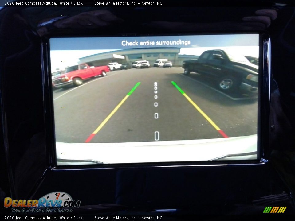 2020 Jeep Compass Altitude White / Black Photo #21