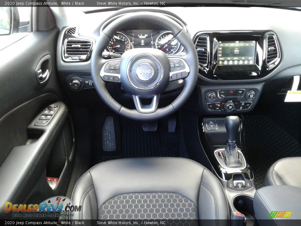 2020 Jeep Compass Altitude White / Black Photo #28
