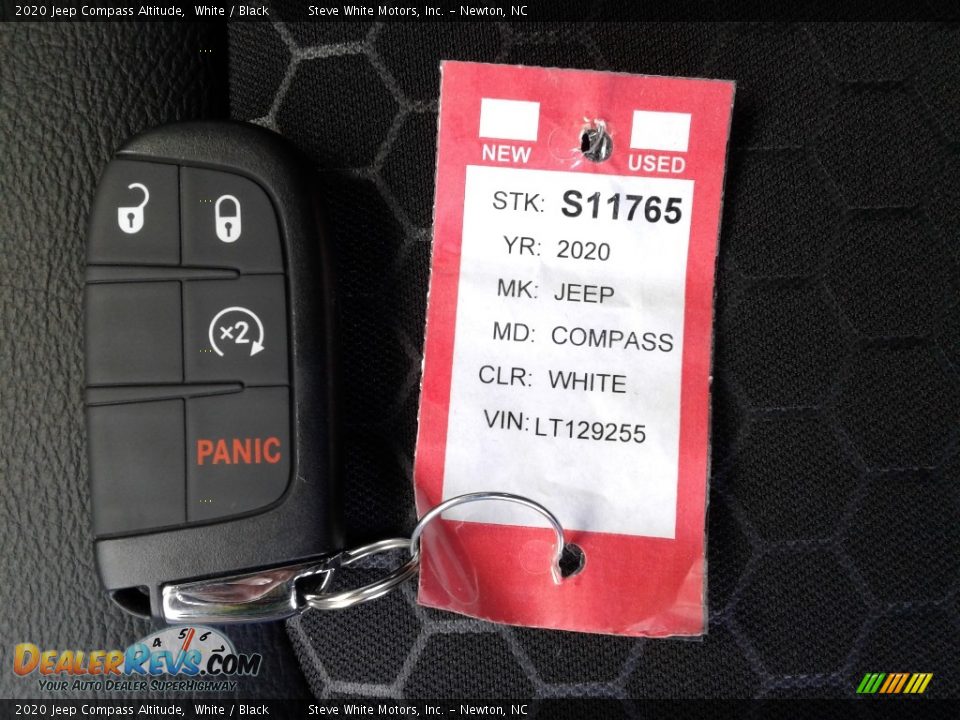 2020 Jeep Compass Altitude White / Black Photo #29