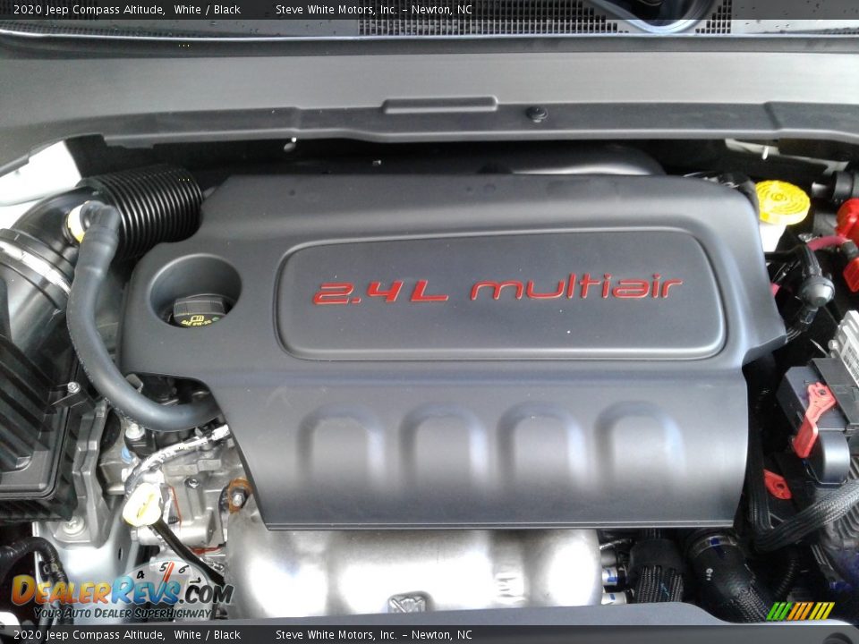 2020 Jeep Compass Altitude White / Black Photo #30
