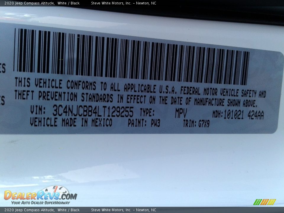 2020 Jeep Compass Altitude White / Black Photo #31