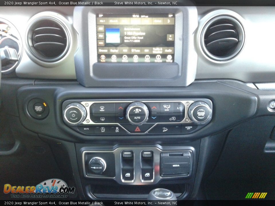 Controls of 2020 Jeep Wrangler Sport 4x4 Photo #19