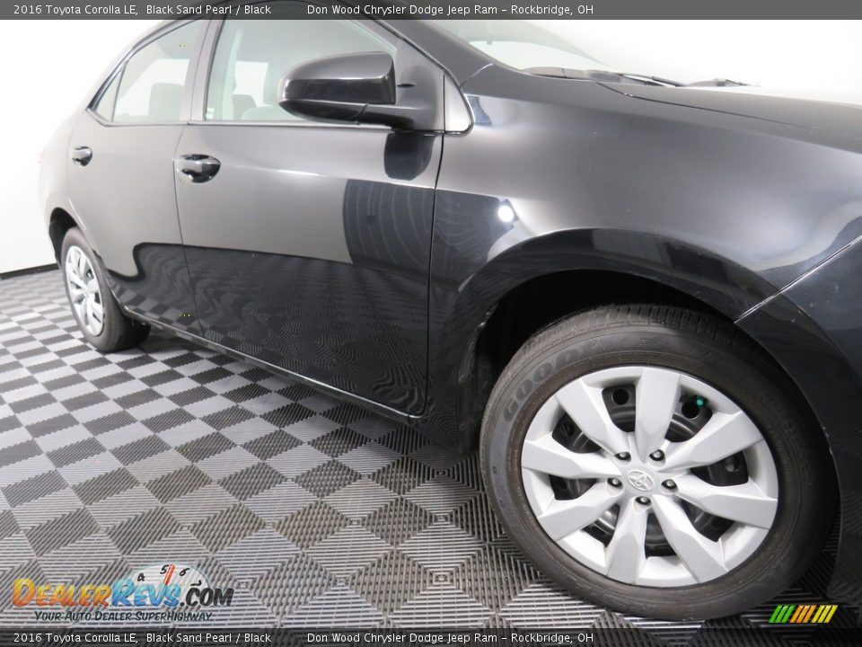 2016 Toyota Corolla LE Black Sand Pearl / Black Photo #5