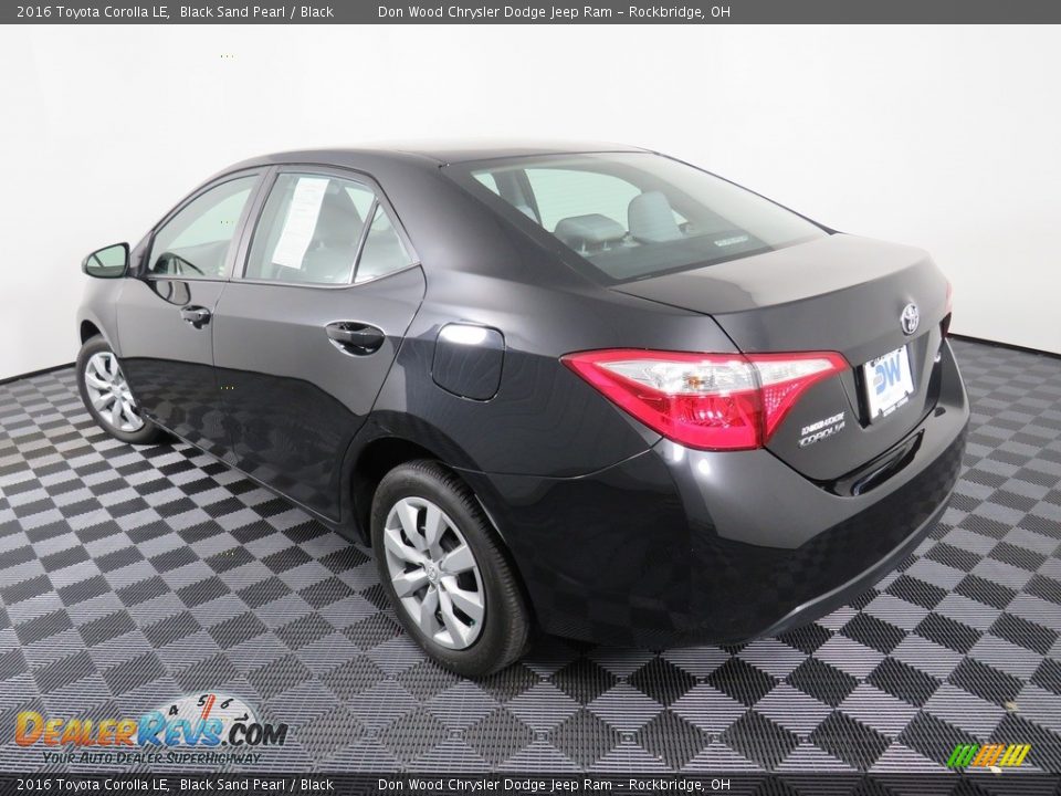 2016 Toyota Corolla LE Black Sand Pearl / Black Photo #12