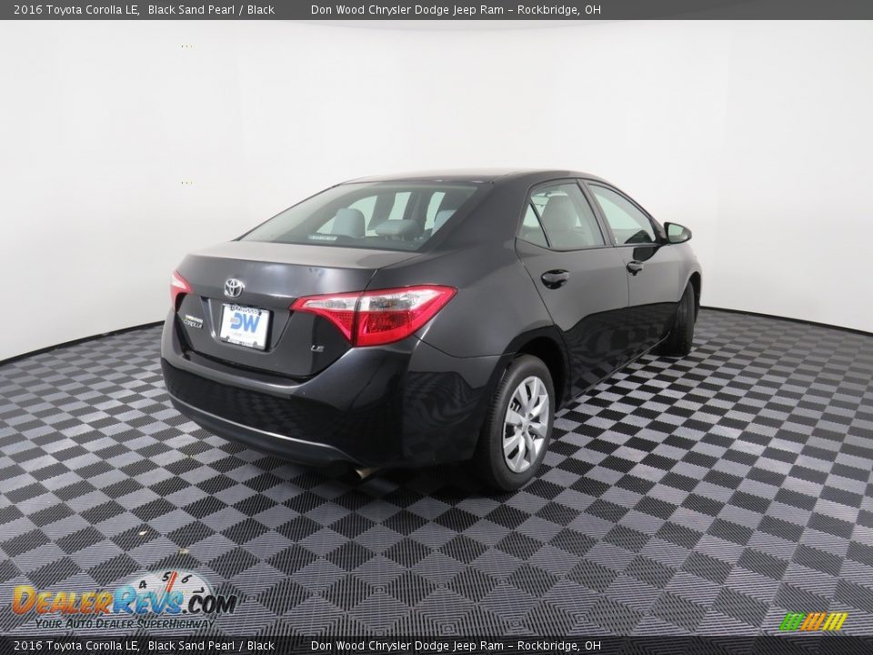 2016 Toyota Corolla LE Black Sand Pearl / Black Photo #16