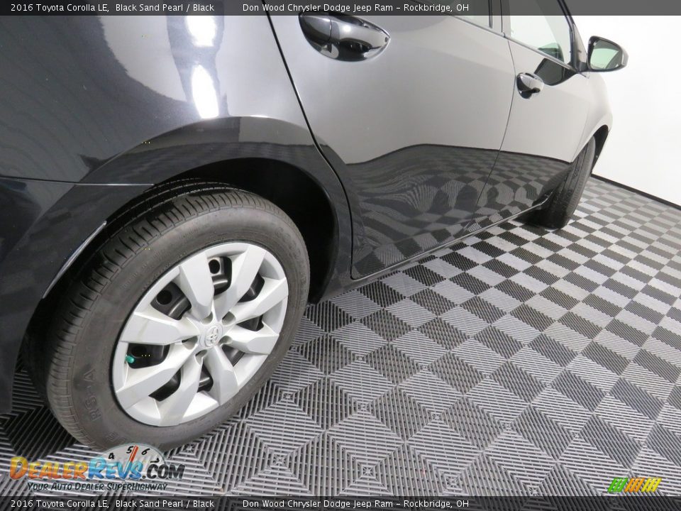 2016 Toyota Corolla LE Black Sand Pearl / Black Photo #17