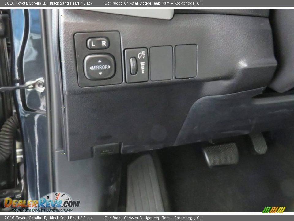2016 Toyota Corolla LE Black Sand Pearl / Black Photo #20