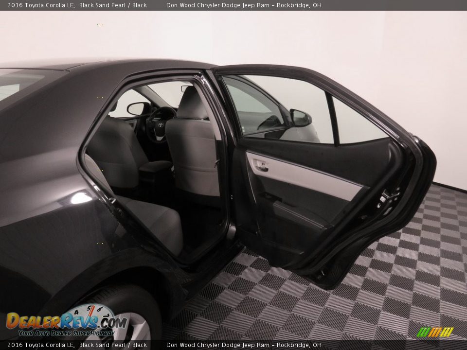 2016 Toyota Corolla LE Black Sand Pearl / Black Photo #27