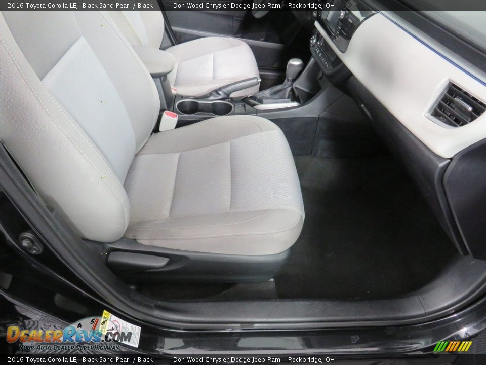 2016 Toyota Corolla LE Black Sand Pearl / Black Photo #30