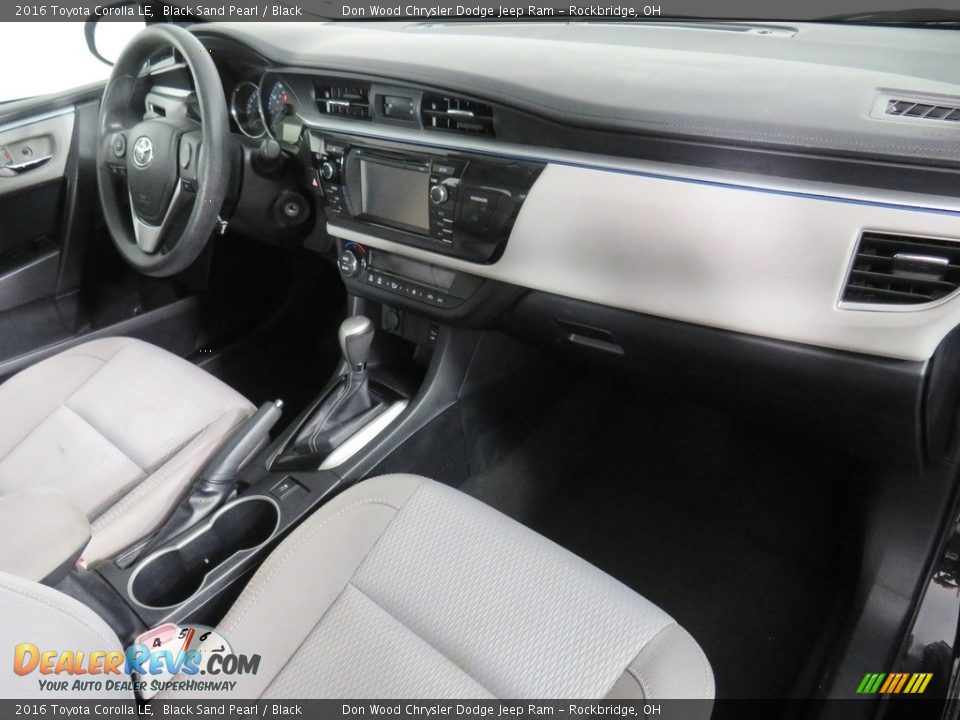 2016 Toyota Corolla LE Black Sand Pearl / Black Photo #31