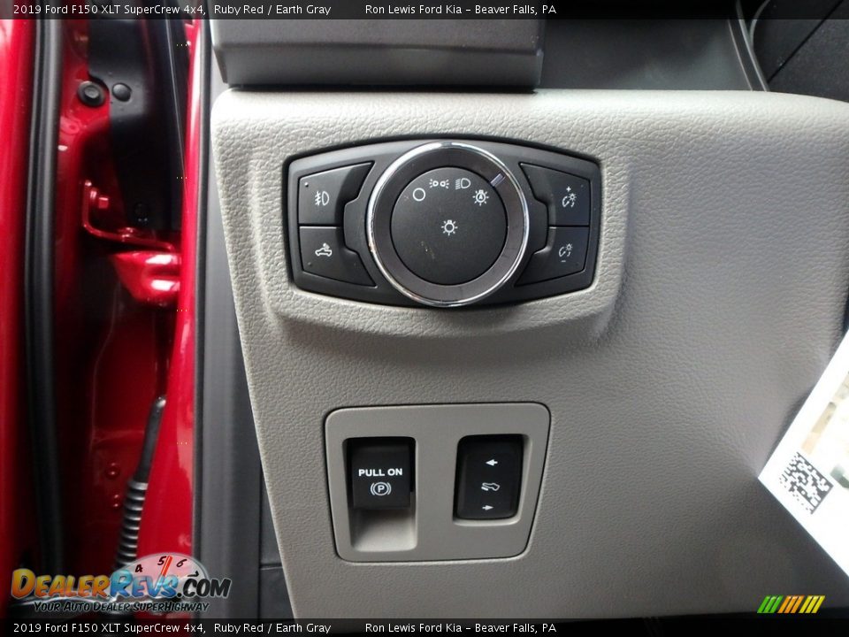 2019 Ford F150 XLT SuperCrew 4x4 Ruby Red / Earth Gray Photo #12