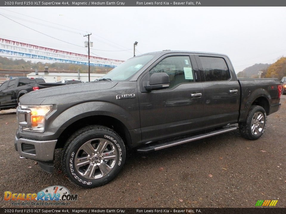 Front 3/4 View of 2020 Ford F150 XLT SuperCrew 4x4 Photo #6